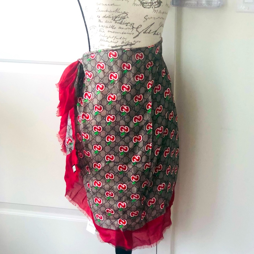 Gucci large scarf/shawl NWT - Picture 9 of 13